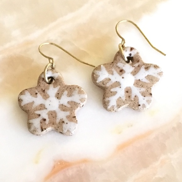Vintage 90’s Porcelain Snowflake Earrings - Picture 1 of 2